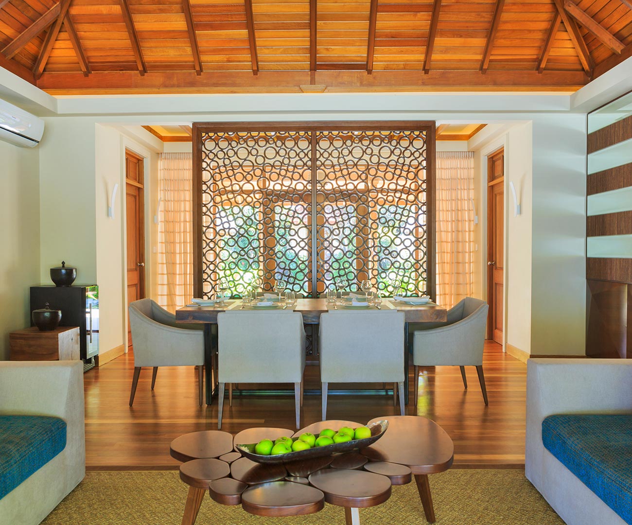 Kurumba Maldives - Royal Residence Lounge Image - Maldives Resorts Pool Villa 