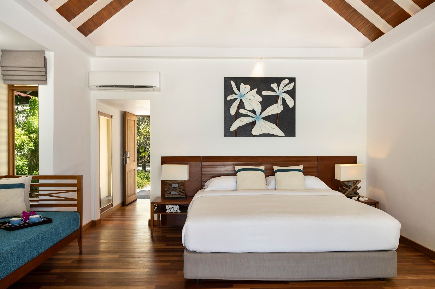 Room Beachfront1 (1)